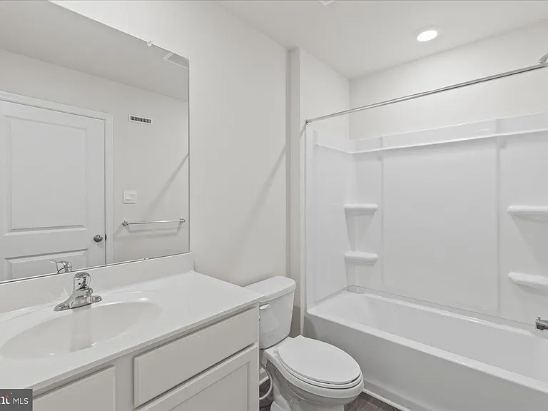28 Whaler Dr — Photo 15