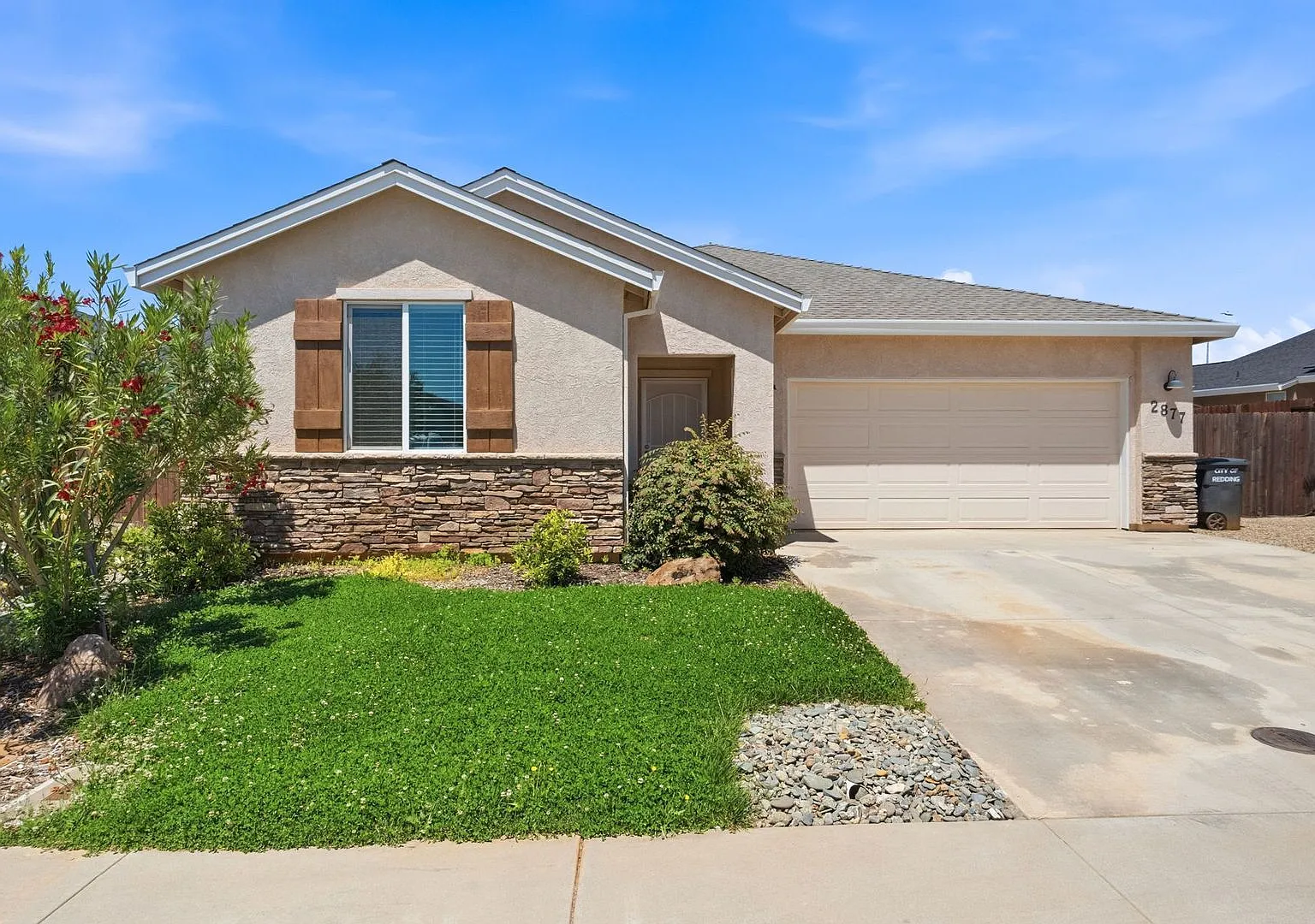 Silver Stone at Shastina Ranch - Stylish Home with Designer Touches! — Photo 1