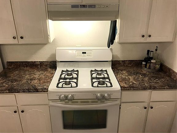 3rd image of 1625 Continental Dr