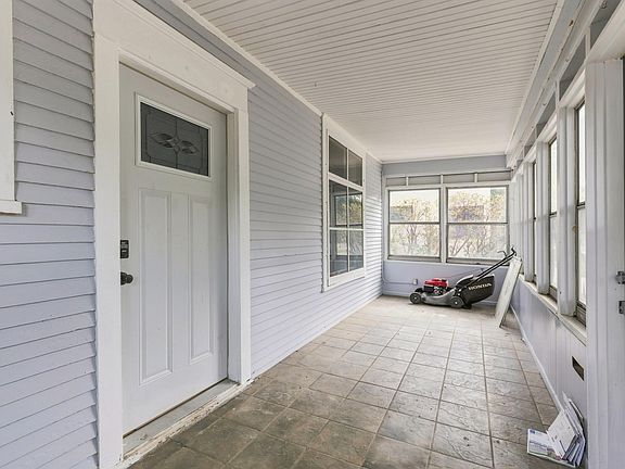 2nd image of 1184 Jessie St