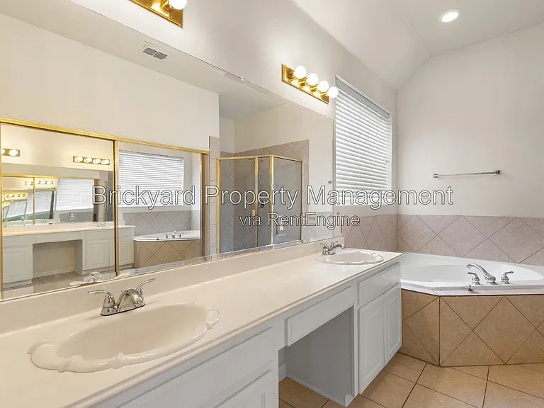4409 Mitchell Ln — Photo 41