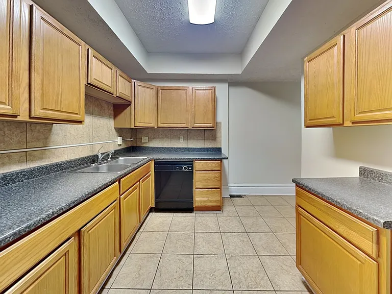 80 Euclid Ave — Photo 9