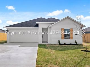 571 Raegan St, Prairie Grove, AR 72753