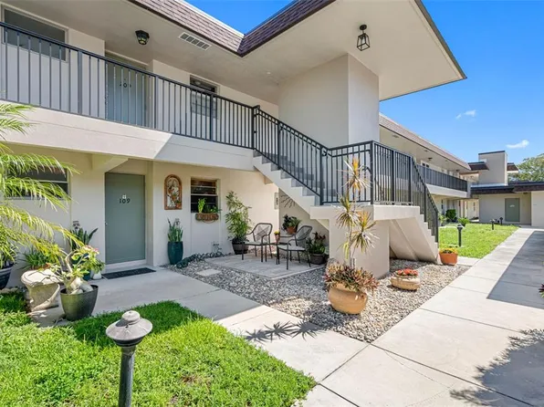 9945 47th Ave N APT 109, Saint Petersburg, FL 33708