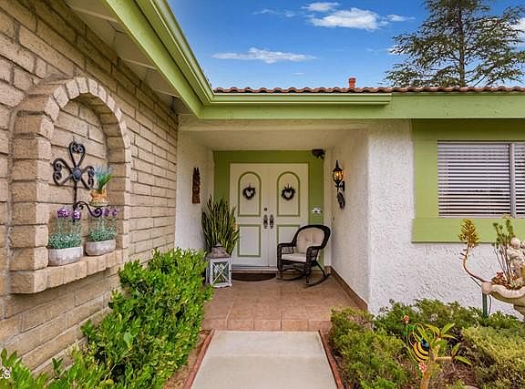 3rd image of 1594 N Avenida Del Manzano