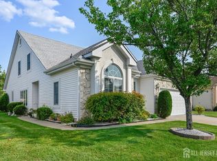 1 Phillip Ct, Monroe Township, NJ 08831