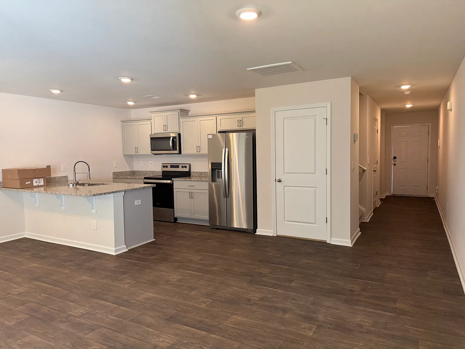 4 bed, $1,700 — Photo 4