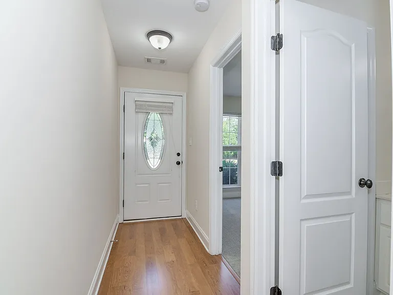 804 Bryan Cir — Photo 5