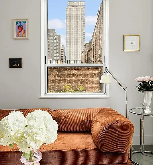 416 W 52nd St #526 — Photo 3