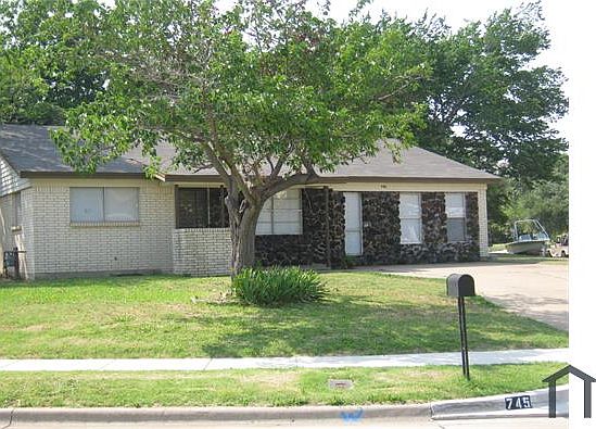1st image of 745 Brookfield Dr