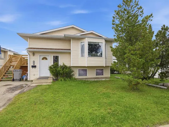10613 W 91a St, Grande Prairie, AB T8X 1H7