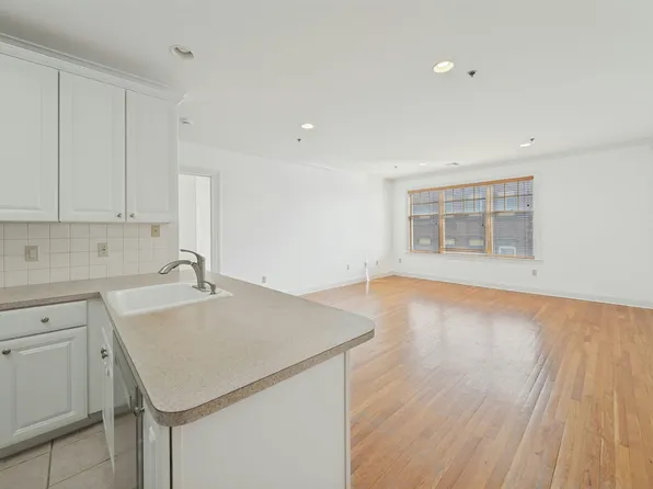 82 Clinton Street image 1 of 27