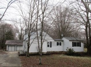 2145 Tallmadge Rd, Ravenna, OH 44266