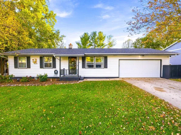 917 Keenan Ln, Stoughton, WI 53589