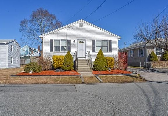 3rd image of 204 Quarry St