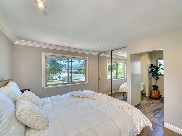 5342 Studebaker Cir — Photo 4