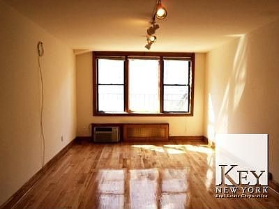 Sunny and Spacious LR