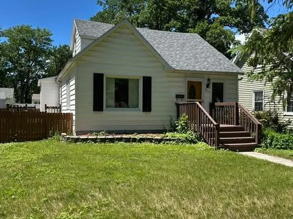 321 Tindolph Ave N, Thief River Falls, MN 56701