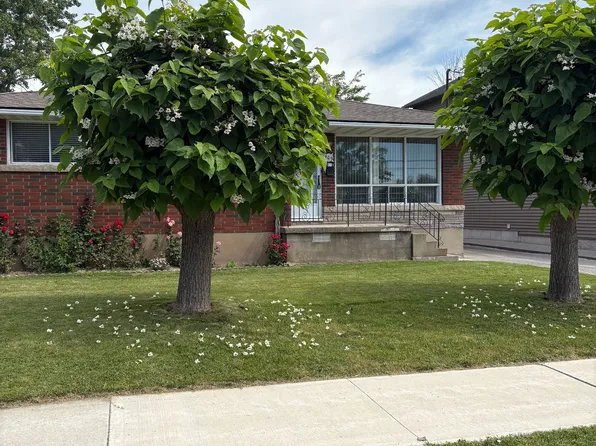 409 Broadway, Welland, ON L3C 5M3