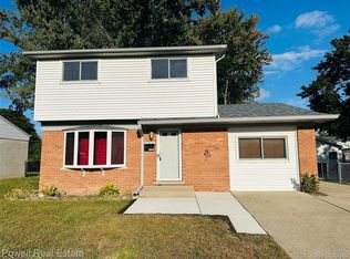 30214 S Stockton Dr, Farmington Hills, MI 48336