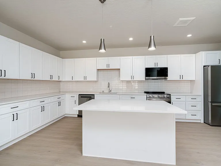 The Vistas Apartments at Beacon Hill — Photo 47