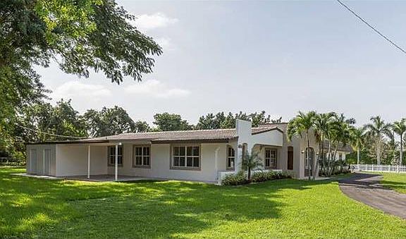 2nd image of 7800 Sw 136 St