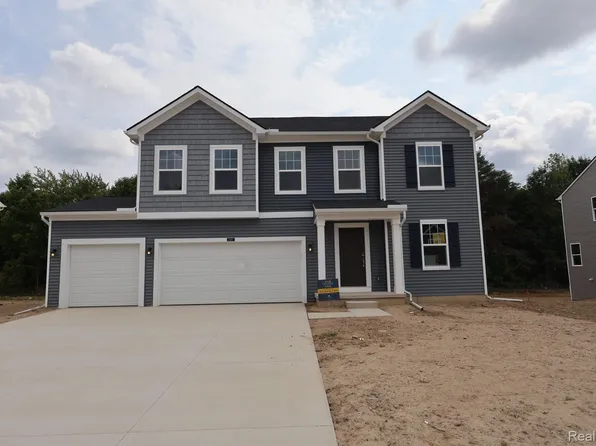 4190 Cedar Ln, Grand Blanc, MI 48439