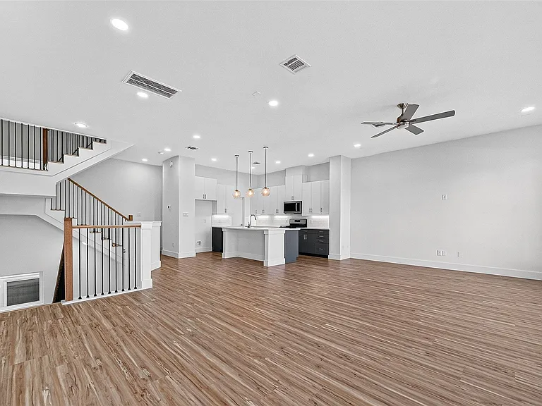 2105 Holman St — Photo 8