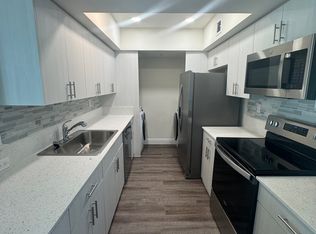 17000 N Bay Rd APT 1606, North Miami Beach, FL 33160