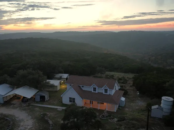 548 Indian Creek, Pipe Creek, TX 78063