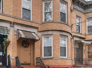 6040 68th Rd, Ridgewood, NY 11385