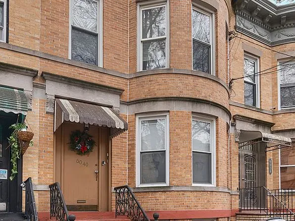 6040 68th Rd, Ridgewood, NY 11385
