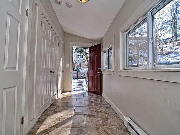 3rd image of 386 Essex Ave