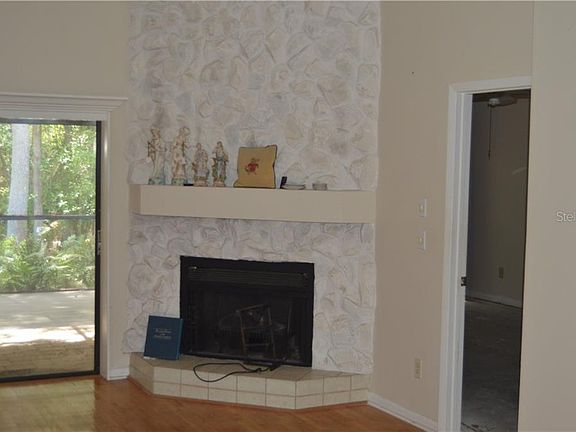 4th image of 3150 Windmoor Dr N