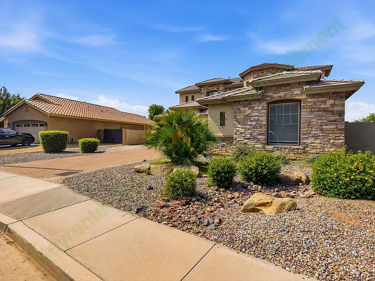 3829 E Packard Dr — Photo 4