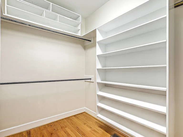 317 Rutherford St — Photo 35
