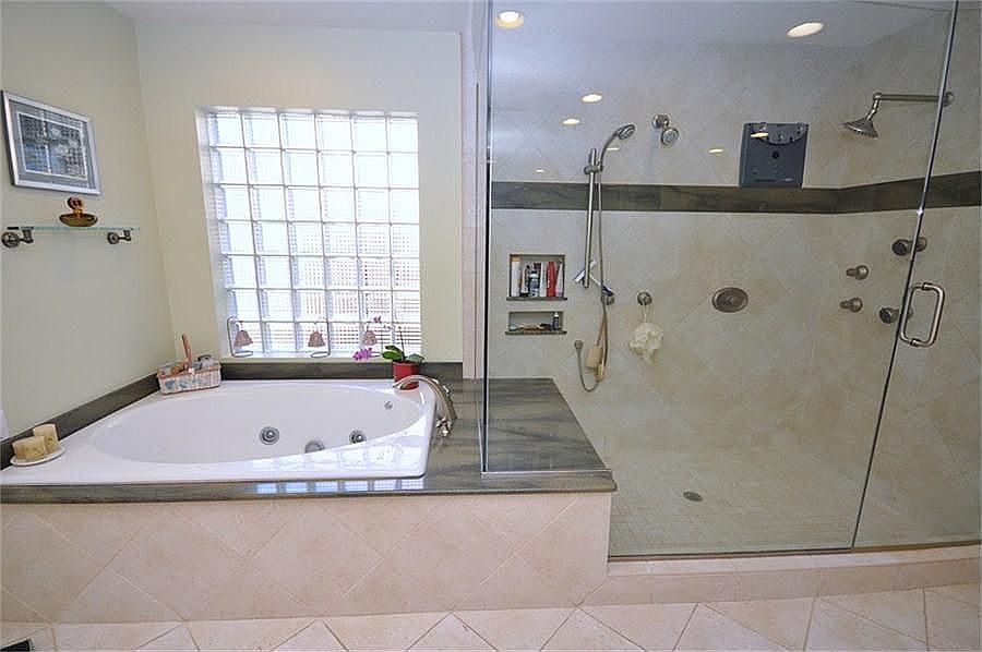 1st image of 403 Bayou Cove Ct