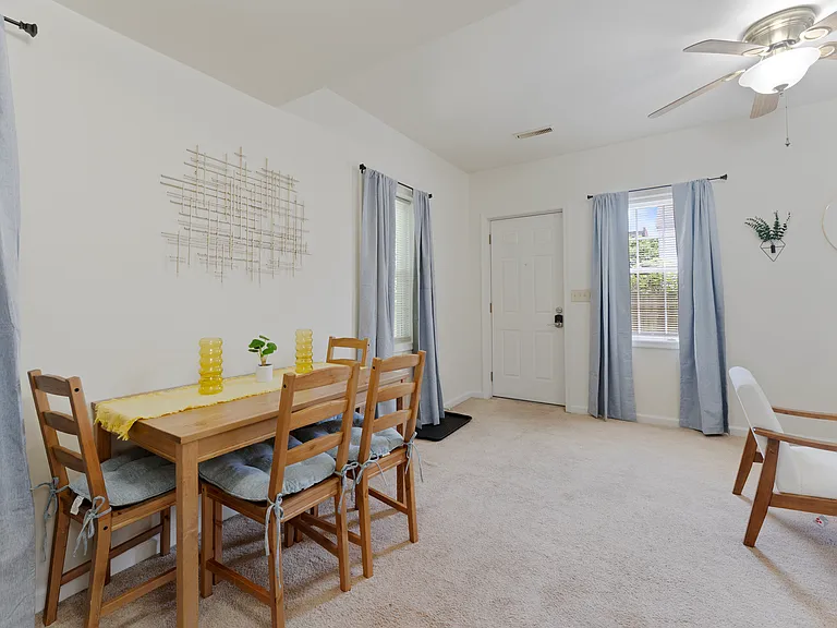 1115 Winchester St #D — Photo 9