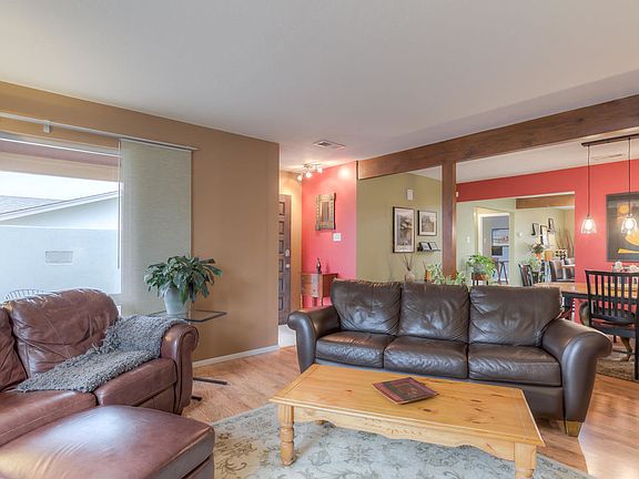 2nd image of 6321 Avenida La Costa NE