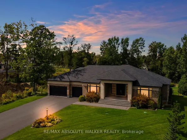 700 McManus Ave, Ottawa, ON K4M 0B2