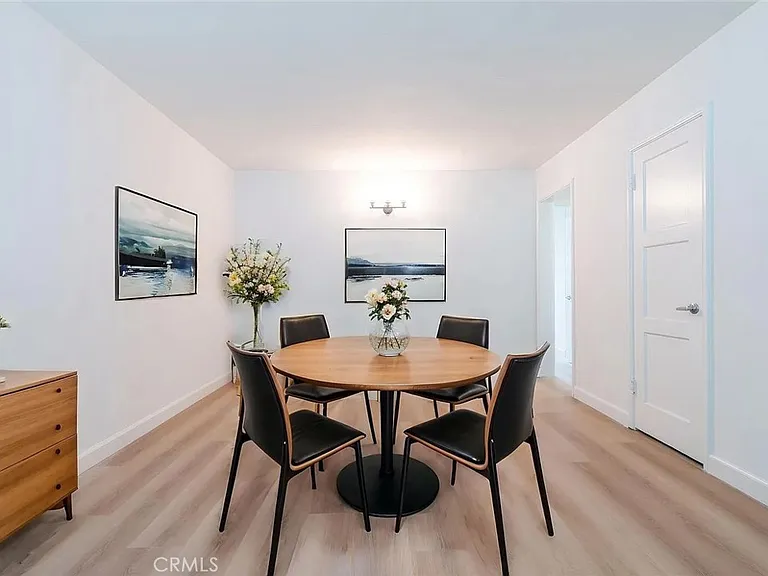 4222 Ventura Canyon Ave — Photo 6