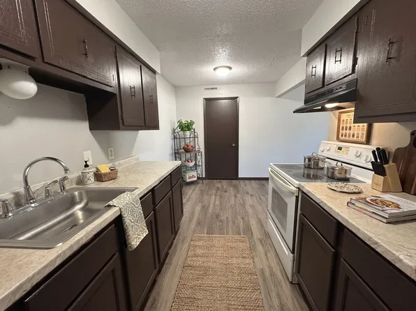 1111 Langley Rd, 1111 Langley Rd #3, Waterloo, IA 50702