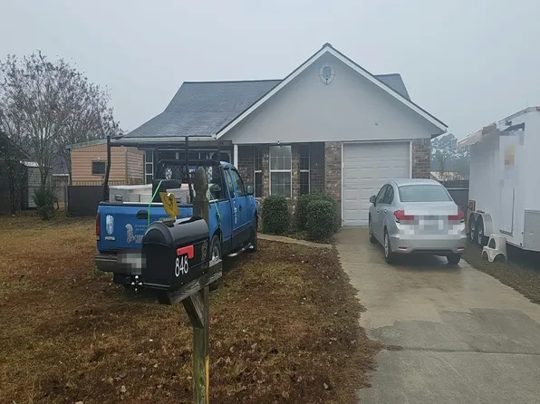 848 Lyndsi Ln, Hinesville, GA 31313