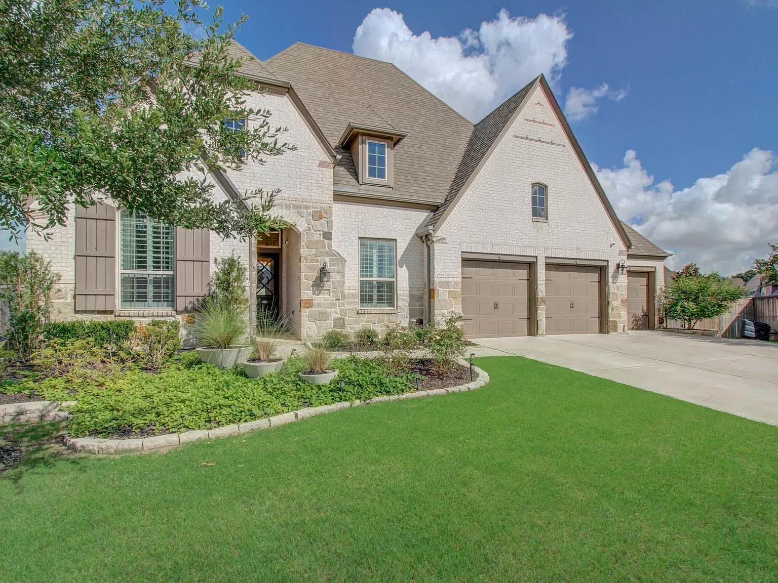 4 bed, 3.5 bath, 3007 sqft, $5,000 — Photo 3