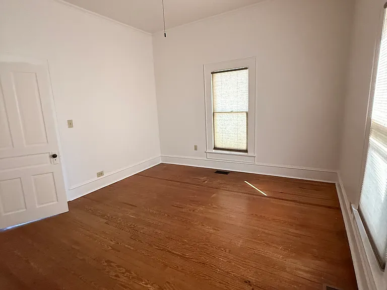 250 Hillsboro St — Photo 5