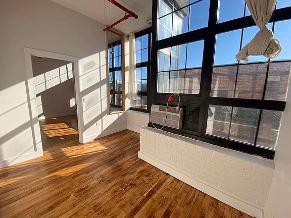 5th image of 248 McKibbin St #45N