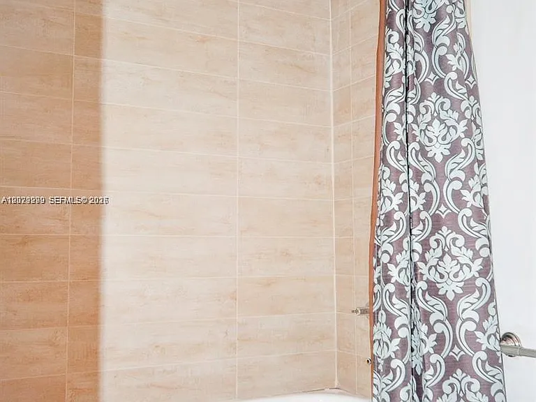 1000 Parkview Dr #426 — Photo 7