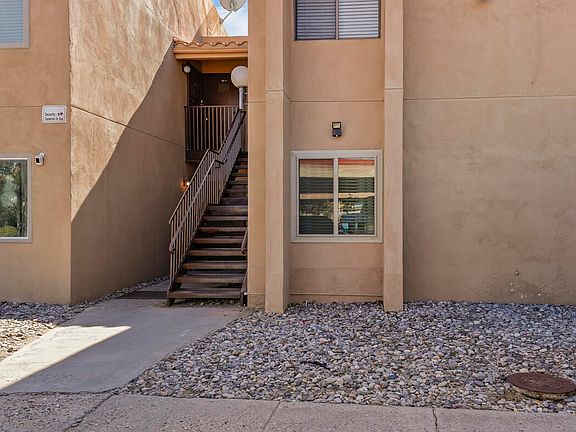 3rd image of 901 Country Club Dr SE APT D