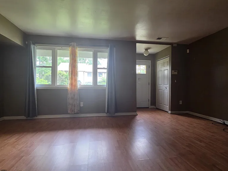 2604 Dogwood Ct — Photo 4
