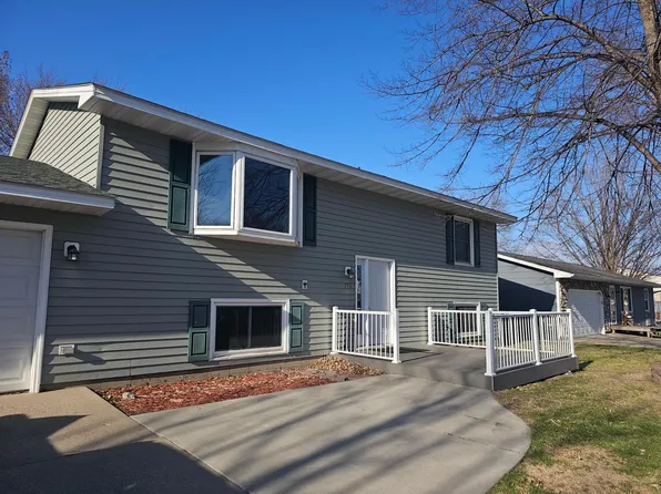 755 Neal Ave SW, Hutchinson, MN 55350